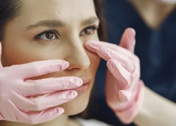 İran'da rinoplasti fiyatı